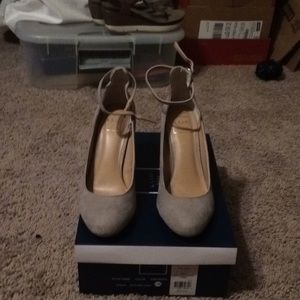 Brand new Kaari blue Jenna suede heels